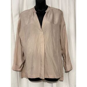 BEAUTIFUL WOMEN SEN "V" neck LONG SLEEVE loose fitting tan/cream colored blouse